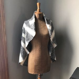 Cozy sweater shawl poncho Express small